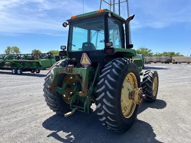 Image of John Deere 4560 equipment image 4