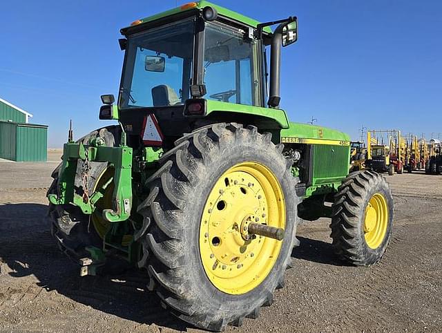 Image of John Deere 4560 equipment image 3