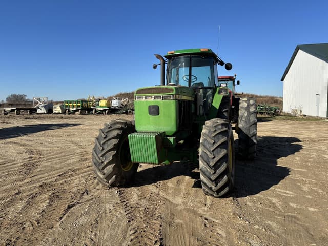 Image of John Deere 4960 equipment image 1