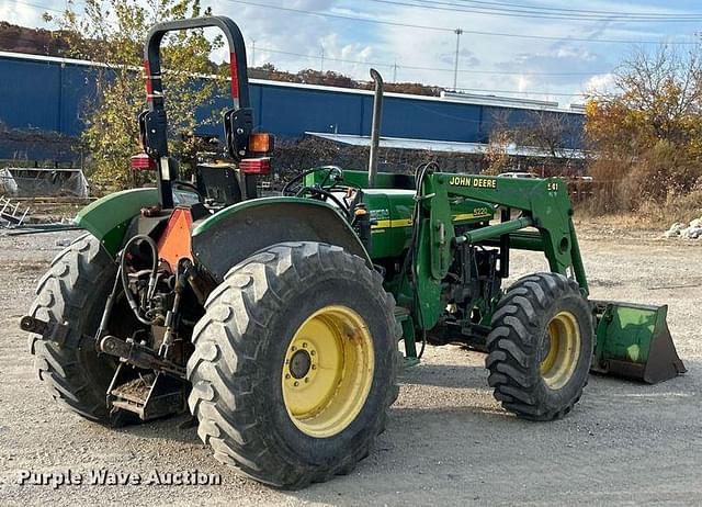 Image of John Deere 5220 equipment image 4