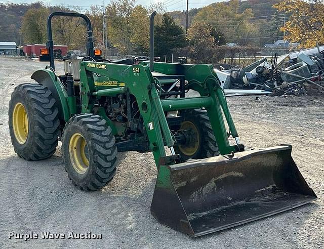 Image of John Deere 5220 equipment image 2