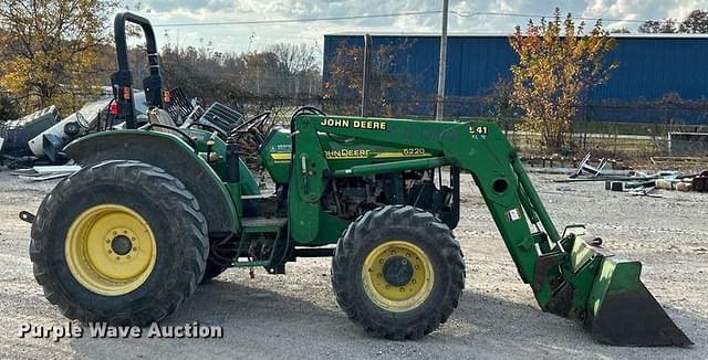 Image of John Deere 5220 equipment image 3