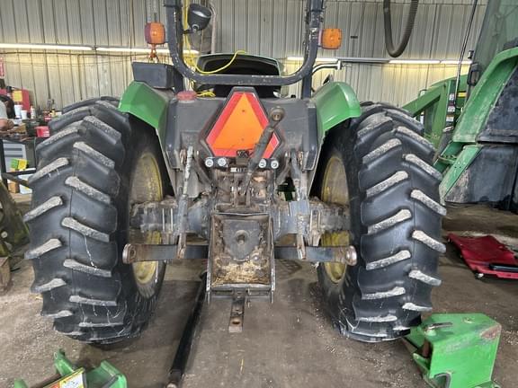 Image of John Deere 5300 equipment image 2