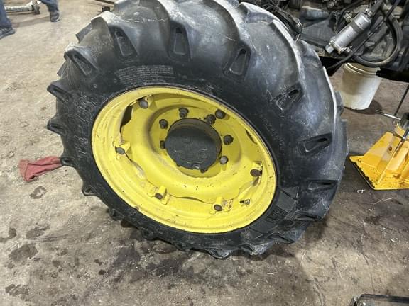 Image of John Deere 5300 equipment image 4