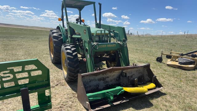 Image of John Deere 5400 equipment image 2