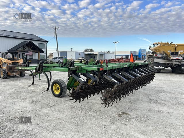 Image of John Deere 550 equipment image 2