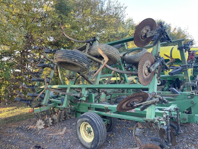 Image of John Deere 550 equipment image 2