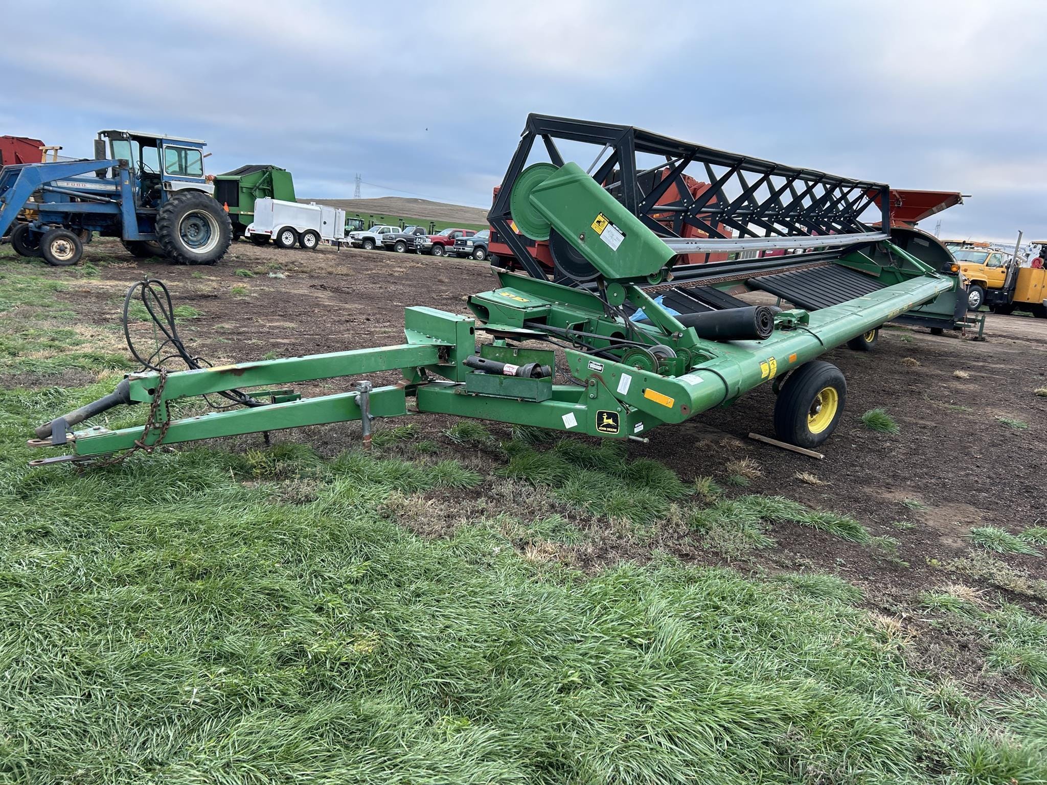 1993 John Deere 590 Equipment Image0