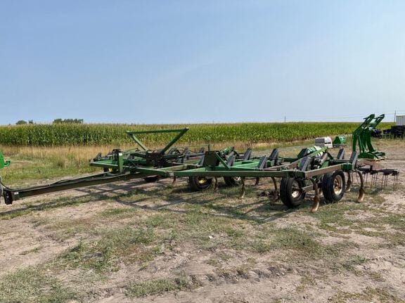 1993 John Deere 610 Equipment Image0