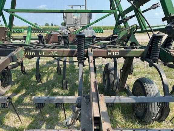 Image of John Deere 610 equipment image 4