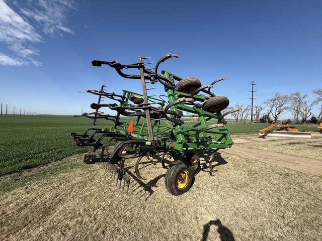 Image of John Deere 610 equipment image 1