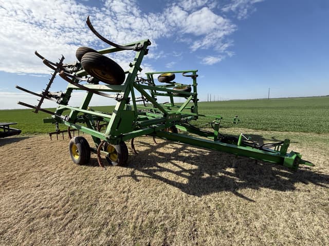 Image of John Deere 610 equipment image 3