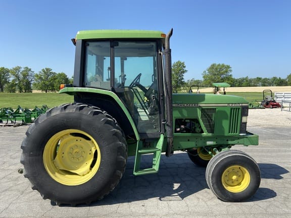 Main image John Deere 6200