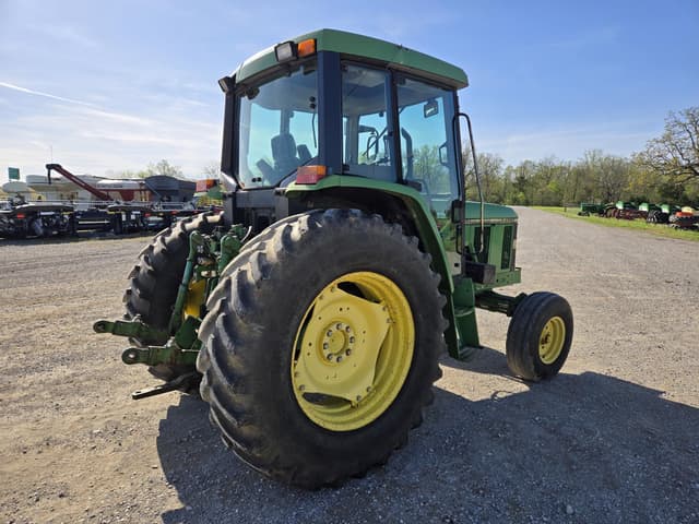 Image of John Deere 6400 equipment image 2