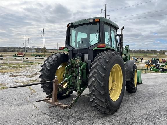 Image of John Deere 6400 equipment image 4