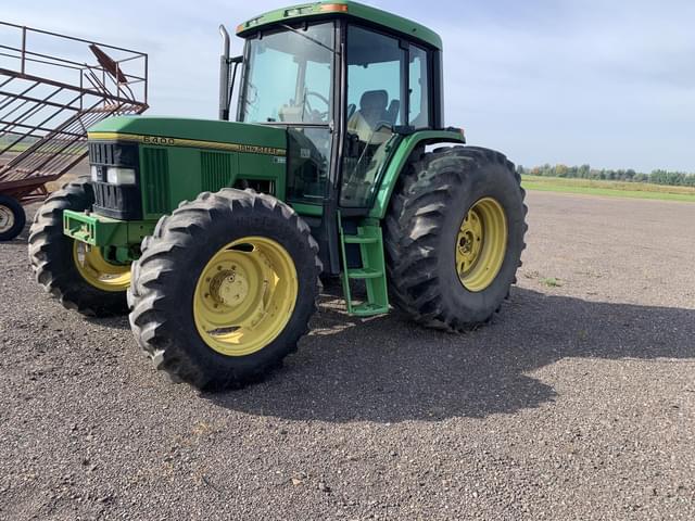 Image of John Deere 6400 equipment image 1