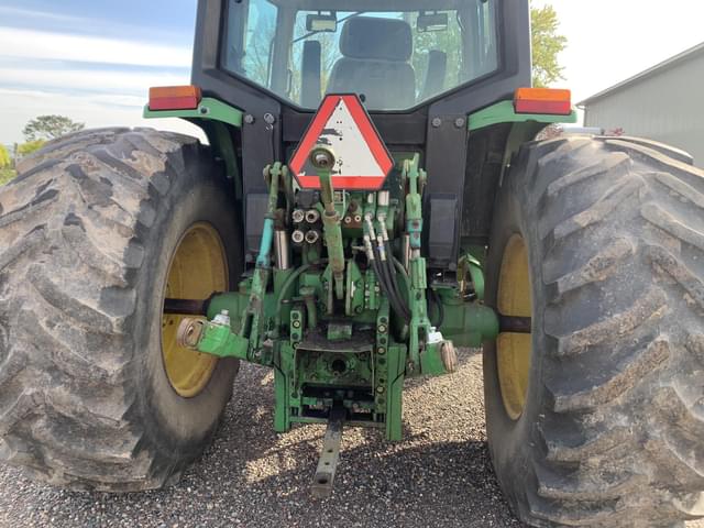 Image of John Deere 6400 equipment image 4