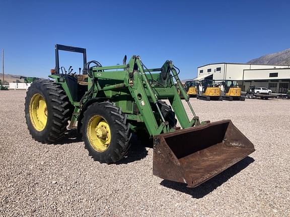 Image of John Deere 6400 equipment image 2