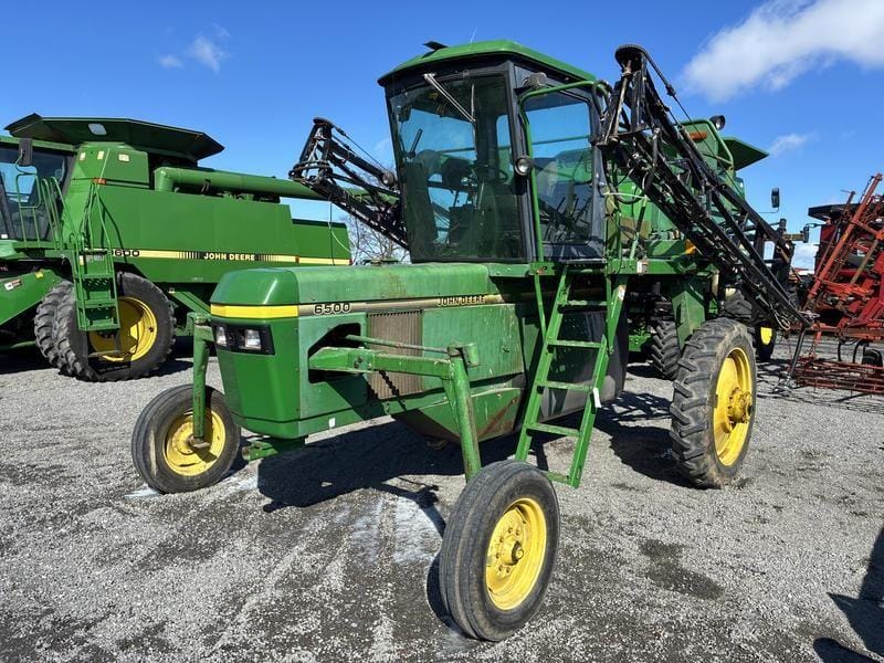 1993 John Deere 6500 Equipment Image0