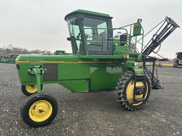 Image of John Deere 6500 equipment image 2