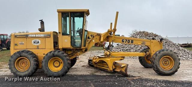 Image of John Deere 670B equipment image 3
