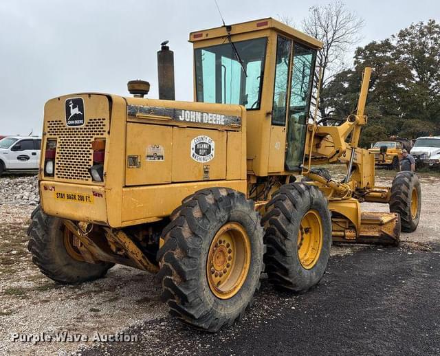 Image of John Deere 670B equipment image 4