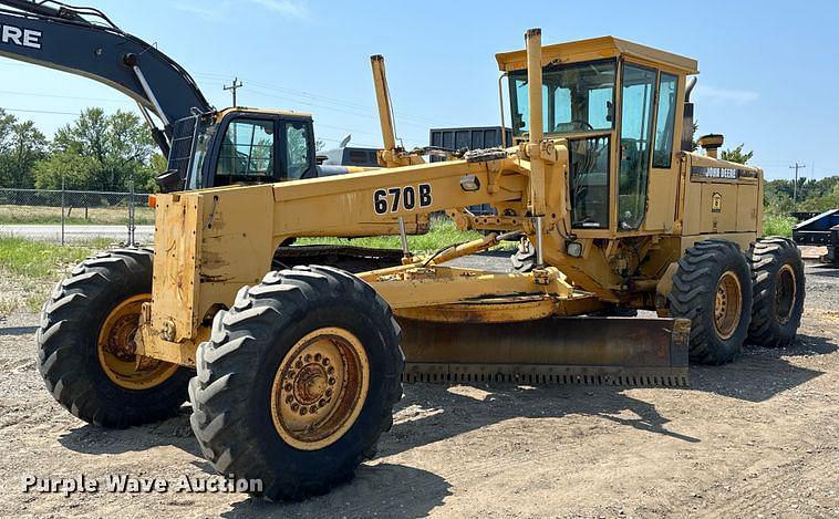 Image of John Deere 670B Primary image