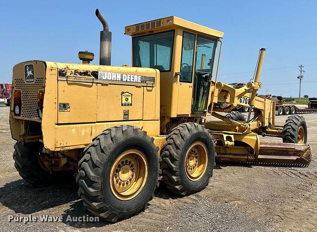 Image of John Deere 670B equipment image 4