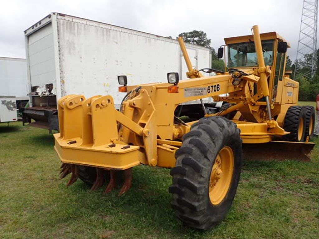Main image John Deere 670B