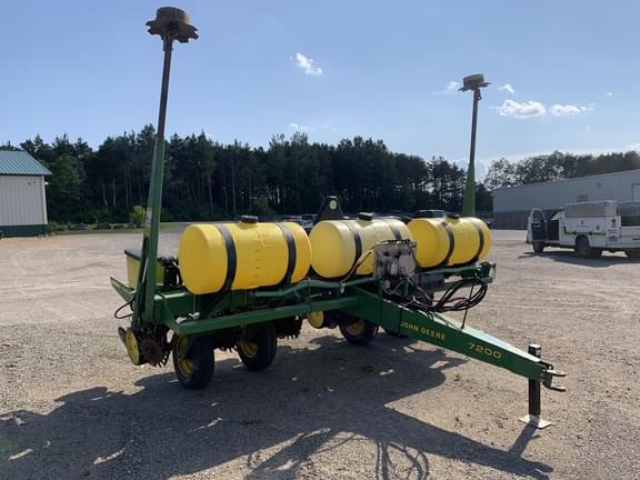Image of John Deere 7200 Primary image