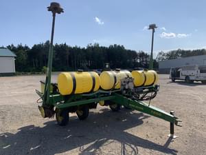 1993 John Deere 7200 Image