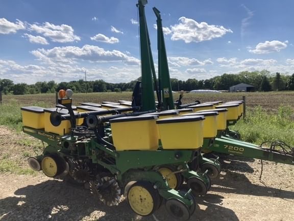 Main image John Deere 7200