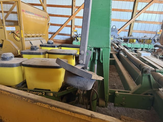 Image of John Deere 7200 equipment image 3