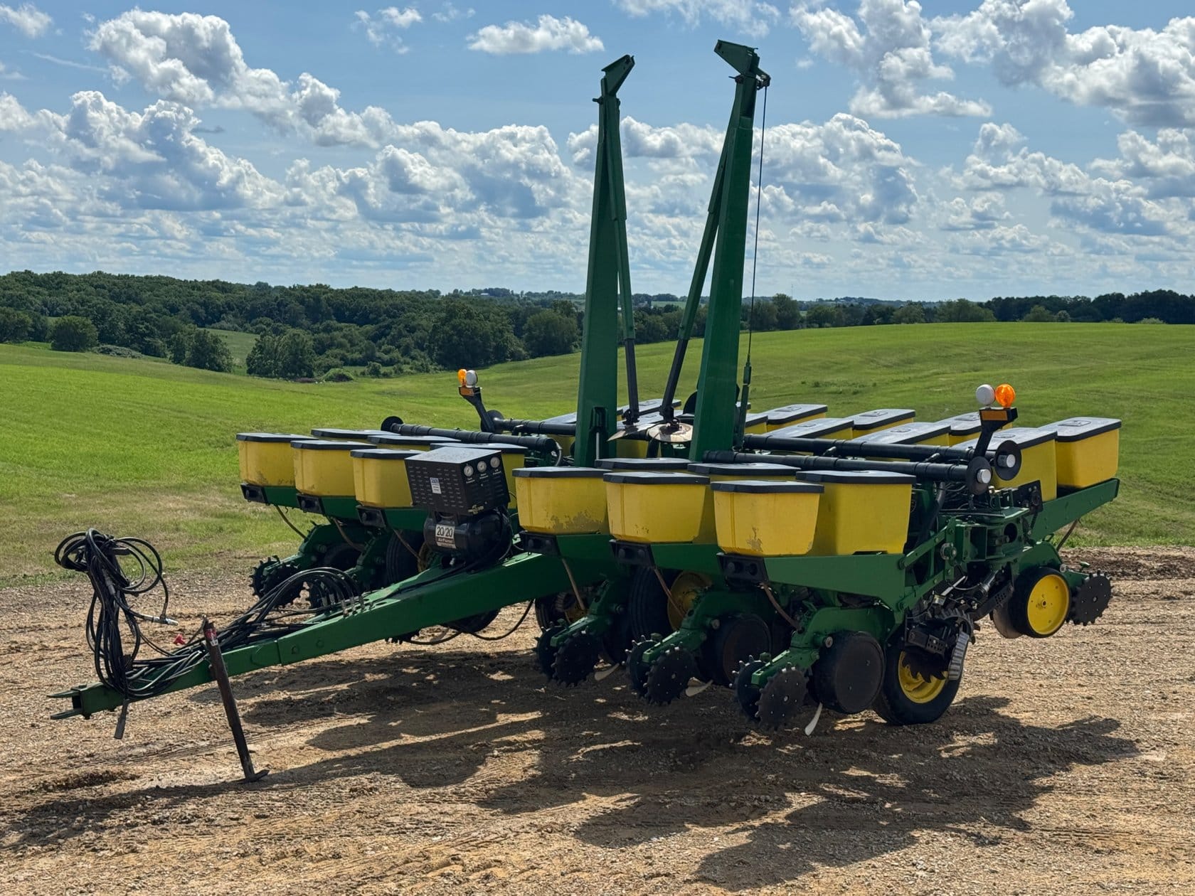 1993 John Deere 7200 Equipment Image0