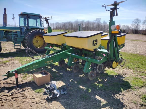 Main image John Deere 7200