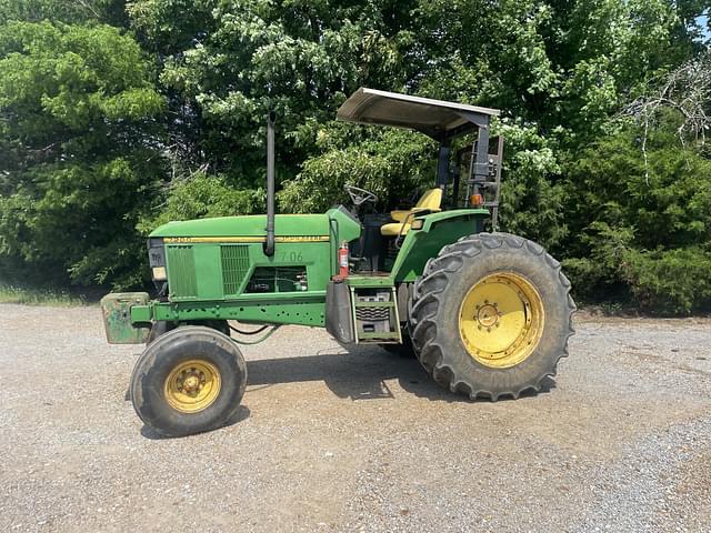 Image of John Deere 7200 equipment image 1