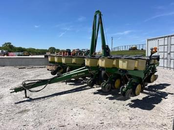 Main image John Deere 7200