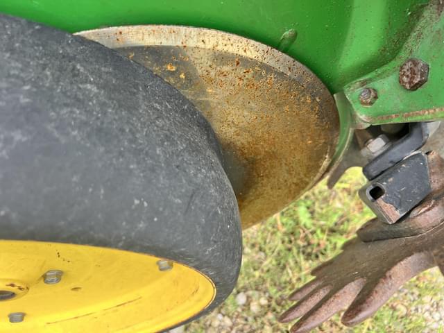 Image of John Deere 7200 equipment image 3