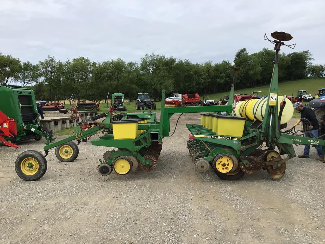 Image of John Deere 7200 Primary image