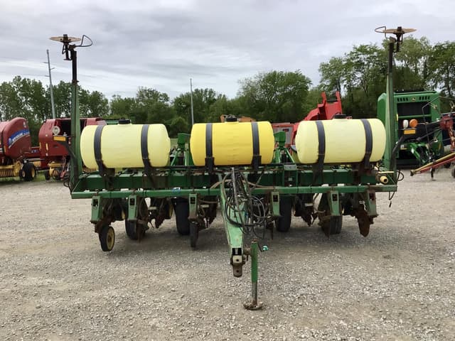 Image of John Deere 7200 equipment image 4