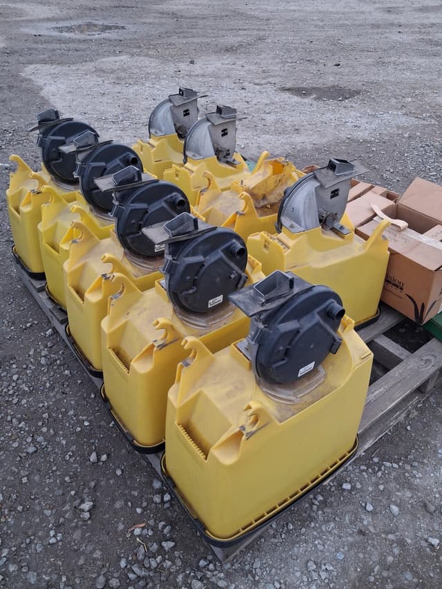 Image of John Deere 7300 equipment image 2