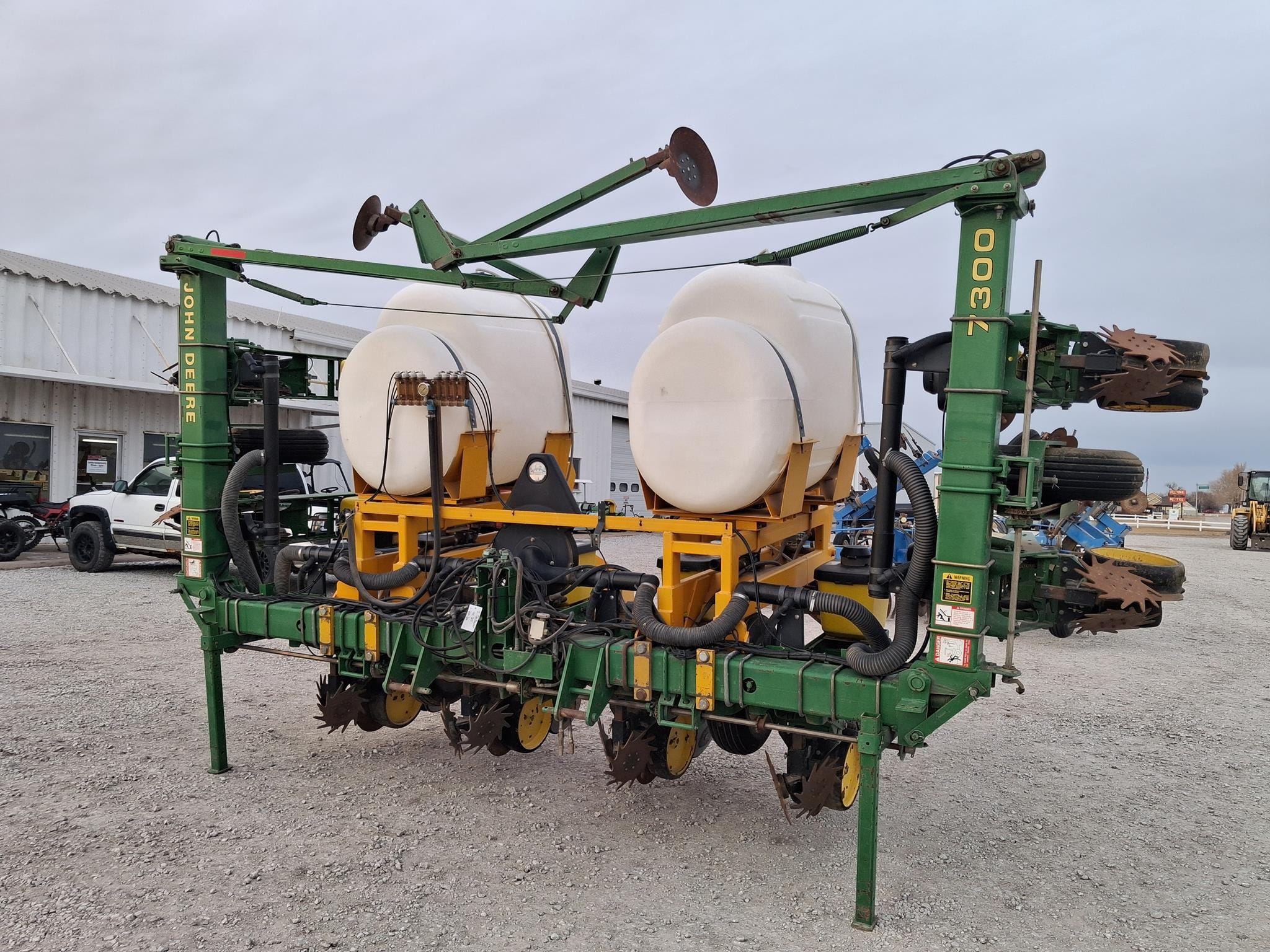 1993 John Deere 7300 Equipment Image0