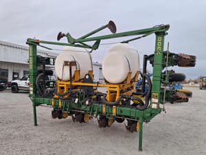 1993 John Deere 7300 Image