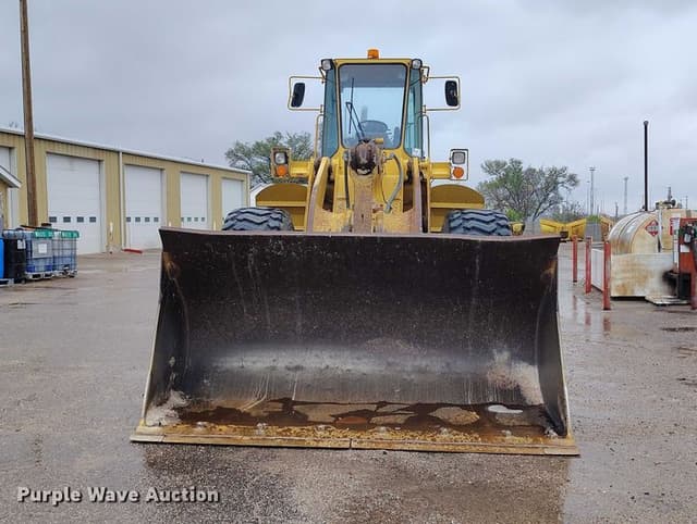 Image of John Deere 744E equipment image 1