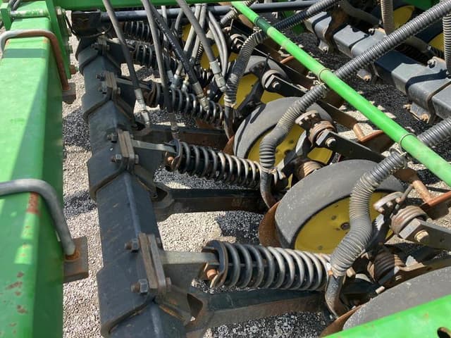 Image of John Deere 750 equipment image 2