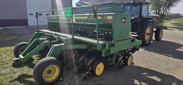 Image of John Deere 750 equipment image 4