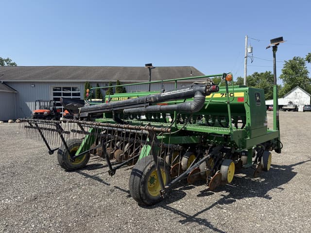 Image of John Deere 750 equipment image 4