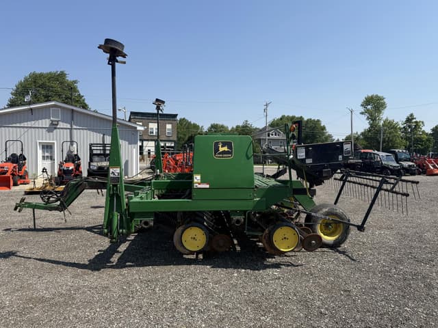 Image of John Deere 750 equipment image 1