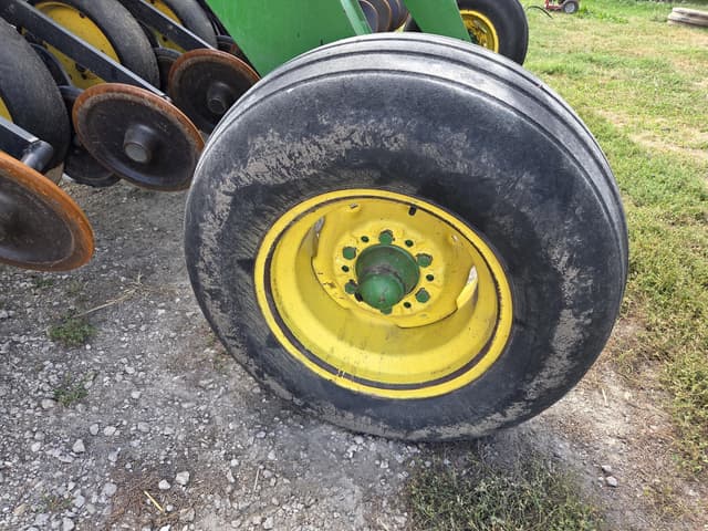 Image of John Deere 750 equipment image 4