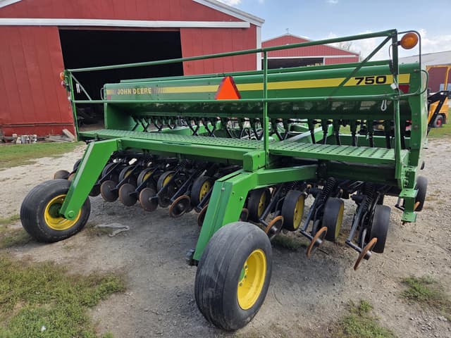 Image of John Deere 750 equipment image 1